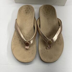 Vionic Women's Metallic Sandals